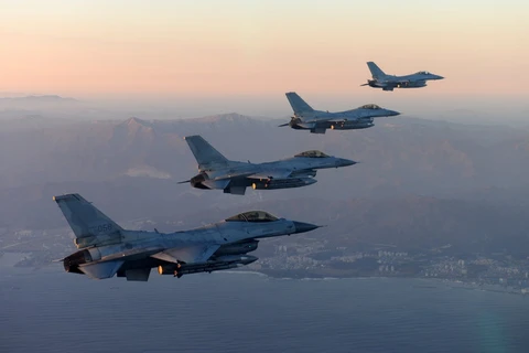 Bộ quốc phòng Hàn Quốc thay đổi nhà thầu nâng cấp phi đội F-16 