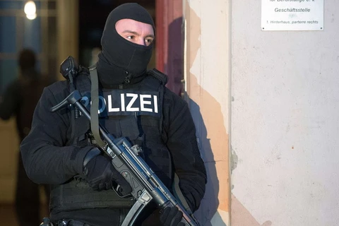 Đức triển khai 200 cảnh sát truy quét nghi can khủng bố 