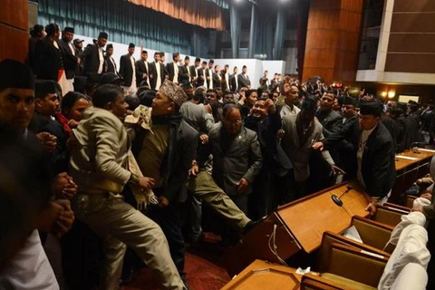 Nepal lỡ hạn chót thông qua Hiến pháp mới do vấp phải phản đối