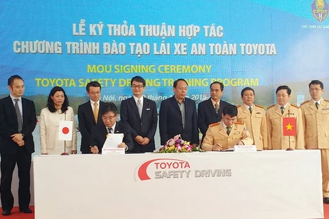 Toyota hợp tác đào tạo lái xe an toàn với Bộ Công an