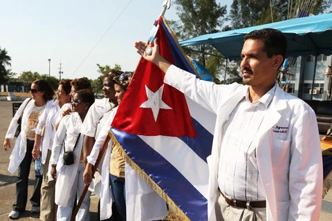 Cuba bế giảng khóa học quốc tế về phòng chống dịch Ebola