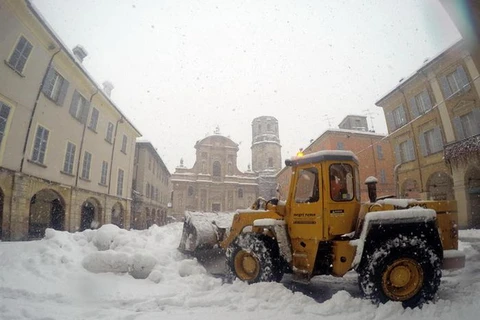 Hàng trăm nghìn gia đình ở Italy mất điện do thời tiết xấu