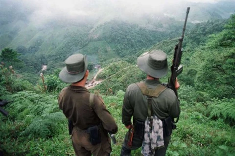 FARC nghi ngờ quyết định ngừng ném bom của tổng thống Colombia 