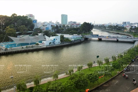 [Photo] Màu xanh sự sống bao trùm kênh Nhiêu Lộc-Thị Nghè