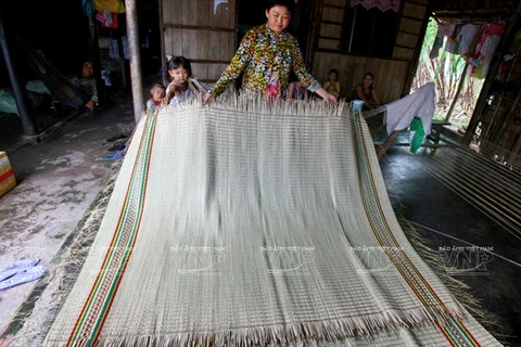 [Photo] Độc đáo làng nghề dệt chiếu truyền thống Ngan Dừa