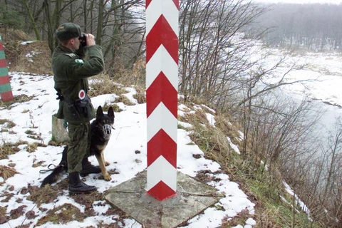 Ba Lan xây dựng 6 tháp canh dọc biên giới giáp với Nga
