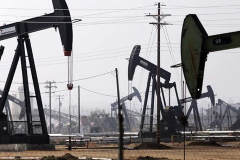 Thị trường dầu mỏ thế giới tăng, giảm đan xen trong tuần qua