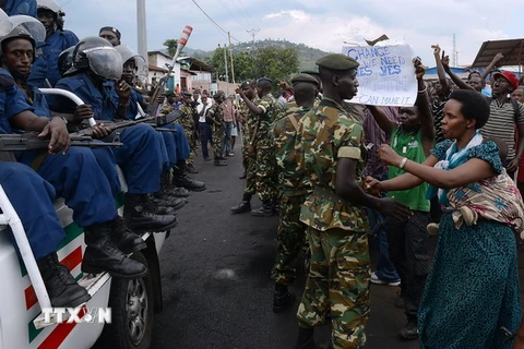 Hàng loạt ứng viên đối lập đăng ký tranh cử tổng thống Burundi