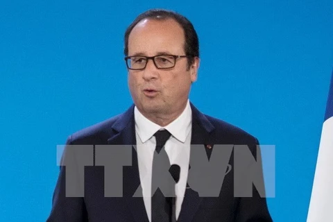 Tổng thống Pháp Francois Hollande bắt đầu chuyến thăm Haiti 