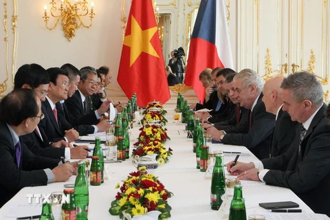 Chủ tịch nước dự Diễn đàn hợp tác kinh tế-du lịch Việt Nam tại Séc