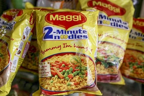 Singapore sẽ cho phép các cửa hàng tại nước này tiếp tục bán mỳ ăn liền hiệu Maggi của hãng Nestle sản xuất tại Ấn Độ. (Ảnh: Bloomberg)