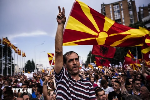 Biểu tình phản đối Chính phủ tại thủ đô Skopje ngày 17/5. (Ảnh: AFP/TTXVN)