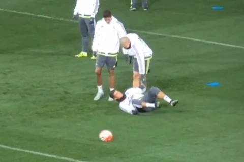 [Video] Ronaldo bị "đồ tể" Pepe dằn mặt ngay trong buổi tập đầu tiên