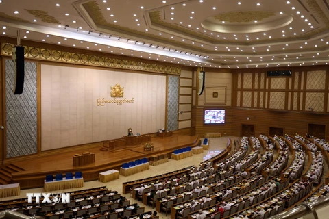  Toàn cảnh phiên họp Quốc hội Myanmar ở thủ đô Naypyidaw ngày 25/6. (Ảnh: THX/TTXVN)