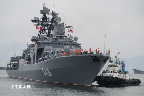 Tàu Pantelev 548 cập cảng Tiên Sa. (Ảnh: Trần Lê Lâm/TTXVN)