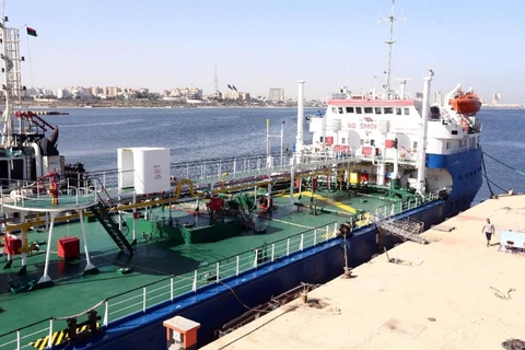 Tàu chở dầu treo cờ Nga bị Libya bắt giữ. (Ảnh: AFP)