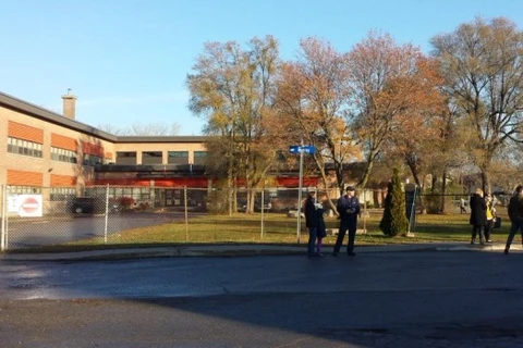 Có tổng cộng 64 trường học ở Quebec và vùng Ottawa phải đóng cửa hoặc sơ tán trong ngày 3/11. (Nguồn: CBC)
