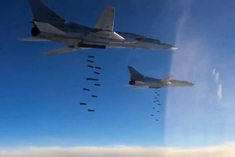 Máy bay Tu-22M3 ném bom IS. (Nguồn: sputniknews.com)