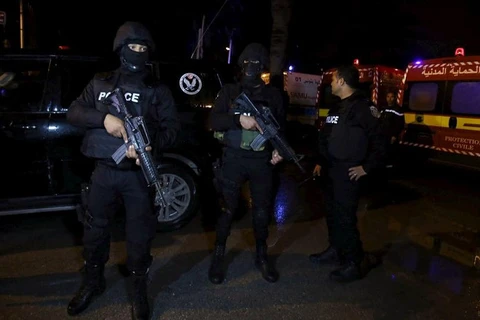 Cảnh sát Tunisia được triển khai sau vụ tấn công khủng bố. (Ảnh: AFP)