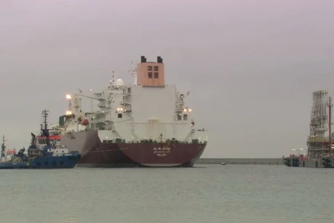 Tàu chở khí đốt từ Qatar cập cảng Ba Lan. (Ảnh: Polskie LNG)