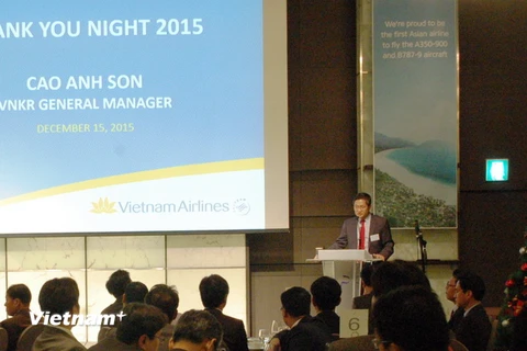 Ông Cao Anh Sơn, Trưởng đại diện Vietnam Airlines tại Hàn Quốc, phát biểu tại buổi gặp mặt. (Ảnh: Vũ Toàn-Phạm Duy/Vietnam+)