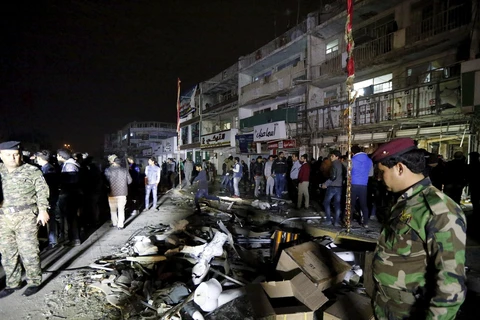 Hiện trường vụ tấn công trung tâm mua sắm ở phía Đông Baghdad. (Ảnh: Reuters)
