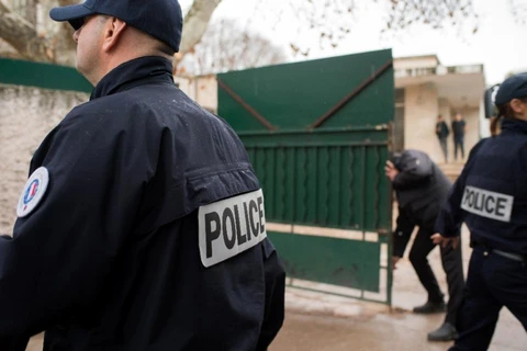 Cảnh sát Pháp tại hiện trường vụ tấn công. (Ảnh: AFP)