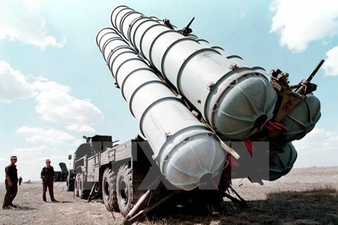 Hệ thống tên lửa phòng không S-300. (Nguồn: AFP/TTXVN)