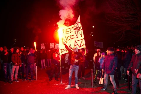 Biểu tình phản đối người di cư tại thị trấn Heesch, Hà Lan. (Ảnh: ANP)