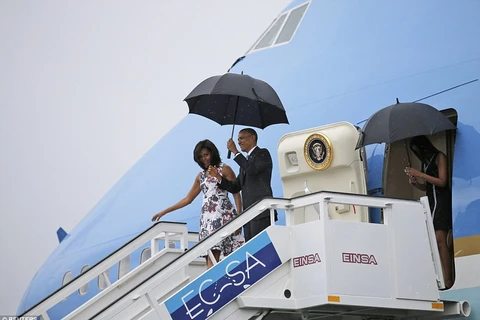 Chuyên cơ của Tổng thống Obama hạ cánh xuống sân bay Jose Marti ở thủ đô La Habana. (Nguồn: dailymail.co.uk)