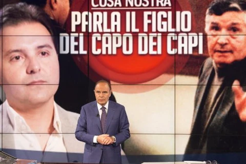 Italy: Tranh cãi bùng nổ sau talk show với con trai bố già