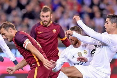 AS Roma đánh bại Real Madrid sau màn "đấu súng" kịch tính