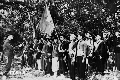 Đội Việt Nam Tuyên truyền Giải phóng quân được thành lập, gồm 34 chiến sỹ. (Nguồn: TTXVN)
