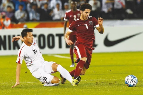 U23 Triều Tiên (áo trắng) không thể ngăn U23 Qatar giành vé vào bán kết. (Nguồn: thepeninsulaqatar)