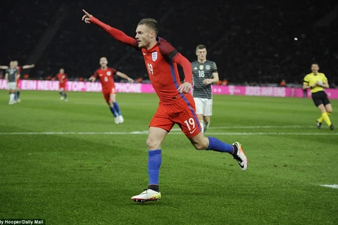 Vardy ghi bàn thắng tuyệt đẹp vào lưới đội tuyển Đức. (Nguồn: Daily Mail)
