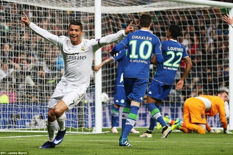 Ronaldo giúp Real Madrid đánh bại Wolfsburg. (Nguồn: DM)
