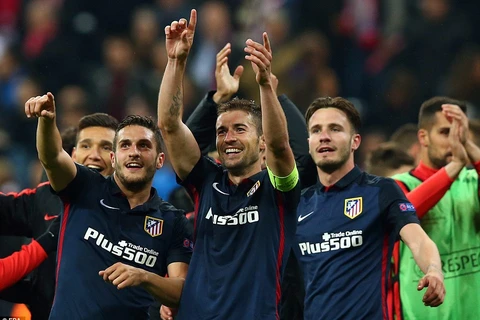 Niềm vui của các cầu thủ Atletico Madrid sau chiến thắng.