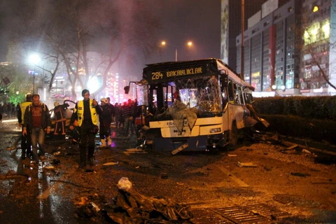 Hiện trường một vụ đánh bom ở Ankara. (Nguồn: aljazeera.com)