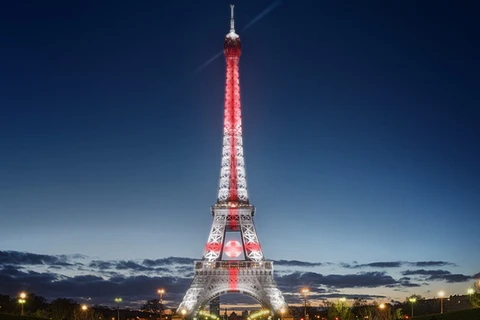 Tháp Eiffel trước thềm EURO 2016. (Nguồn: thedrum.com)