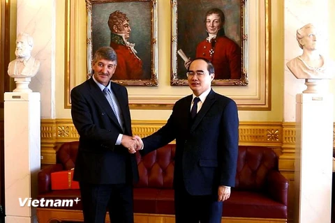 Chủ tịch Nguyễn Thiện Nhân hội đàm với Phó Chủ tịch Quốc hội Na Uy Kenneth Svendsen (Ảnh: Trần Quang Vinh/Vietnam+)