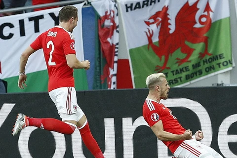 Xứ Wales vào vòng 1/8 EURO 2016.