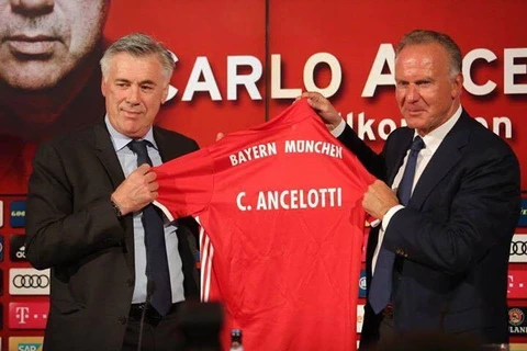 Carlo Ancelotti chỉ mất 5 phút để đạt thỏa thuận với Bayern.