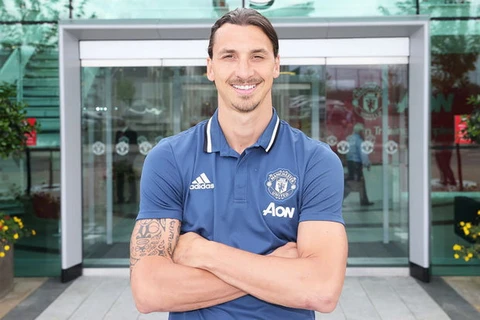 Zlatan Ibrahimovic trong ngày gia nhập Manchester United. (Nguồn: Getty Images)