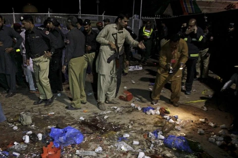Hiện trường vụ đánh bom liên quan đến nhóm phiến quân ở Pakistan Jamaat-ur-Ahrar. (Nguồn: AP)