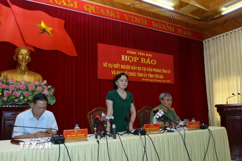 Đồng chí Phạm Thị Thanh Trà, Chủ tịch UBND tỉnh chủ trì buổi họp báo. (Ảnh: Thế Duyệt/TTXVN)