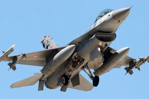 Máy bay chiến đấu của Thổ Nhĩ Kỳ phá nát kho đạn ở Syria
