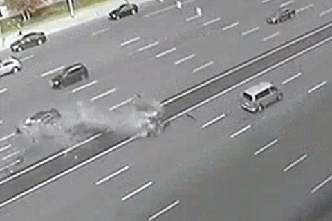 Hình ảnh hai xe đâm nhau trên đường. (Nguồn: CEN)