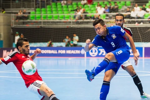 Thái Lan (áo xanh) vào vòng đấu loại trực tiếp FIFA Futsal World Cup 2016. (Nguồn: Getty Images)