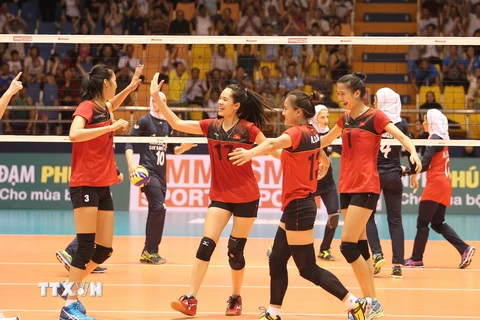 Niềm vui của đội tuyển bóng chuyền nữ Việt Nam. (Ảnh: Quốc Khánh/TTXVN)