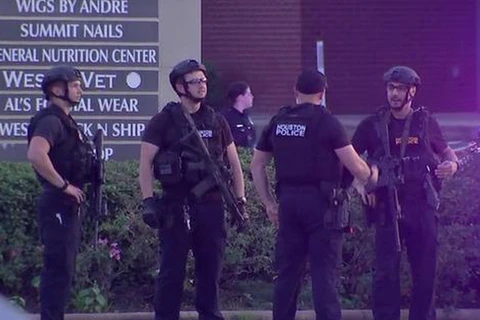 Lực lượng cảnh sát Houston tại hiện trường. (Nguồn: abc7news.com)